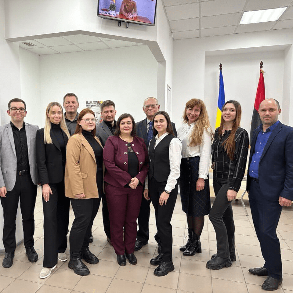 Команда досвідчених юристів та адвокатів офісу Центру Правової Допомоги у Дніпрі